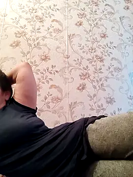 Zulfiya Bruce online show from February 15, 2026, 1:54 pm