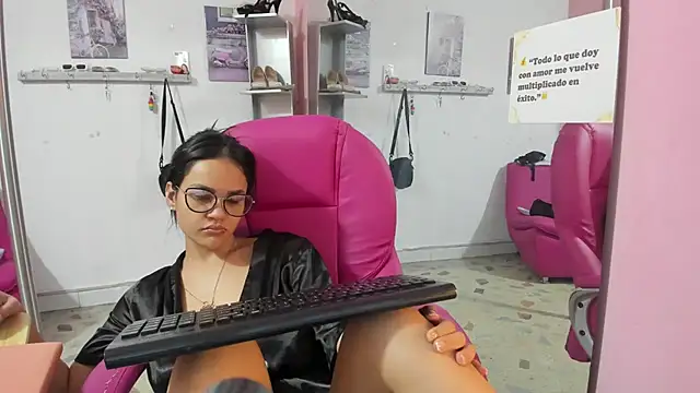 CAMILA--REY online show from March 2, 2026, 12:01 pm