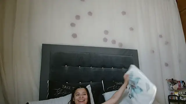 3littleschoolteens online show from April 11, 2026, 7:45 am