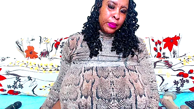 Ebonylovelyx online show from September 13, 2025, 1:00 pm