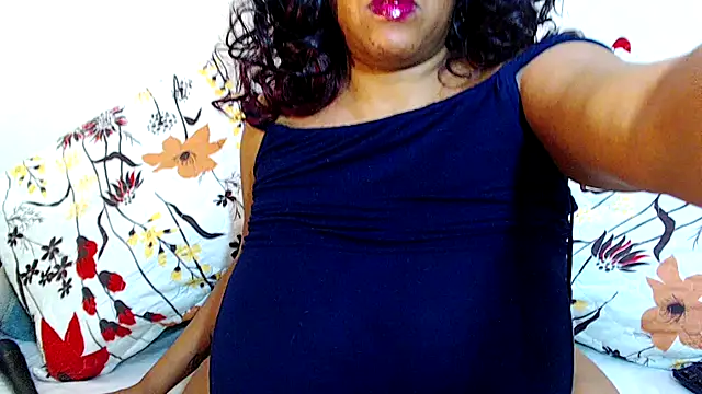 Snapshot of Ebonylovelyx chatting on January 18, 2026, 3:59 pm Ebonylovelyx online show from January 18, 2026, 3:59 pm