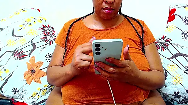 Snapshot of Ebonylovelyx chatting on February 27, 2026, 12:49 pm Ebonylovelyx online show from February 27, 2026, 12:49 pm