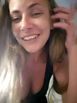 Snapshot of Keli_Jessi chatting on June 12, 2026, 8:39 pm Keli Jessi online show from June 12, 2026, 8:39 pm