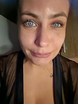 Keli Jessi online show from January 12, 2026, 5:42 pm