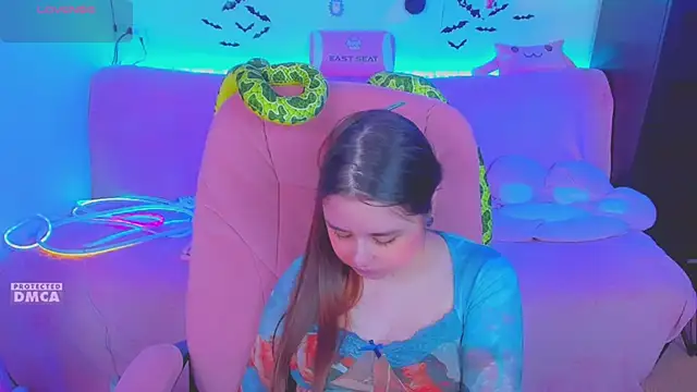 Lolisuccub online show from June 3, 2026, 4:12 pm