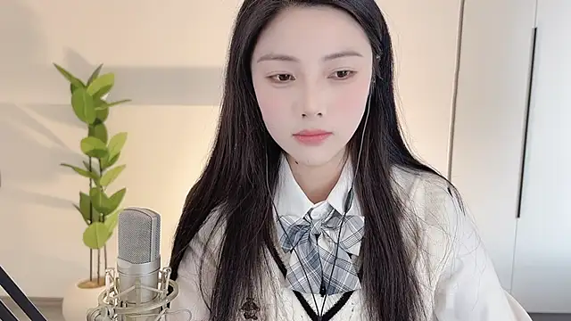 Snapshot of HaagenDazs_ chatting on February 22, 2025, 5:44 am HaagenDazs online show from February 22, 2025, 5:44 am