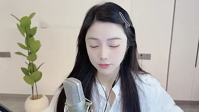Snapshot of HaagenDazs_ chatting on March 9, 2025, 1:14 am HaagenDazs online show from March 9, 2025, 1:14 am