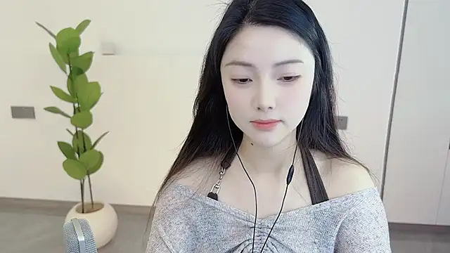 Snapshot of HaagenDazs_ chatting on March 5, 2025, 1:21 am HaagenDazs online show from March 5, 2025, 1:21 am