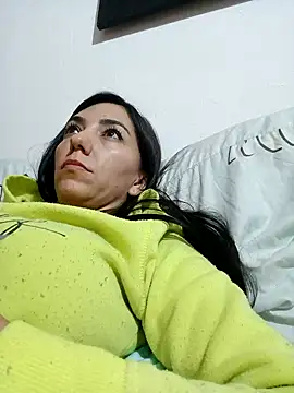 LunaZambrano online show from November 26, 2025, 3:17 am