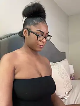 CandyLuxxxx online show from March 6, 2025, 10:36 pm