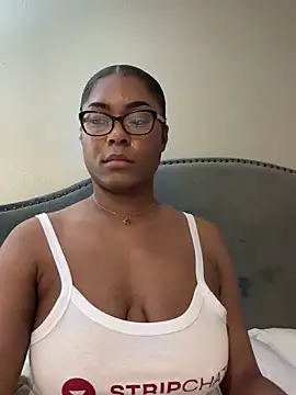 CandyLuxxxx online show from February 6, 2025, 7:56 am