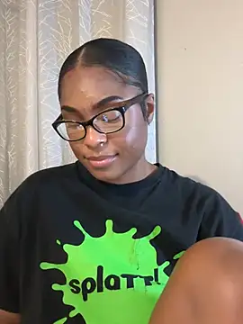 CandyLuxxxx online show from March 23, 2025, 3:54 am