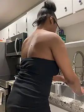 CandyLuxxxx online show from March 7, 2025, 1:42 am