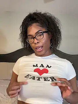 CandyLuxxxx online show from March 12, 2025, 1:14 am