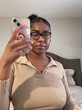 CandyLuxxxx online show from March 16, 2025, 8:32 pm