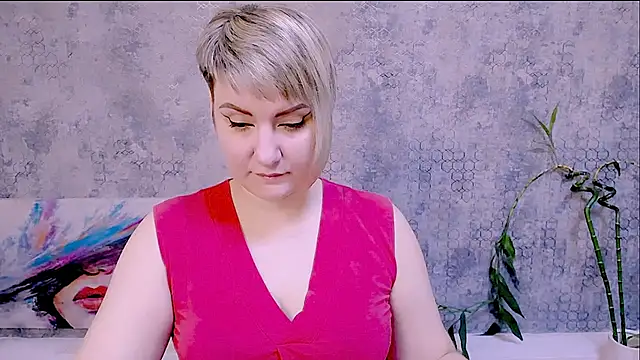 Snapshot of Djullia chatting on November 25, 2025, 6:47 am Djullia online show from November 25, 2025, 6:47 am