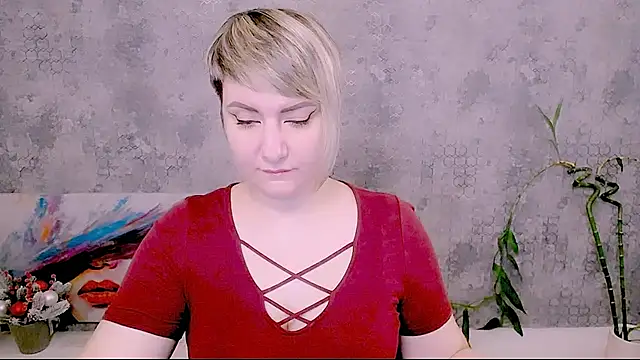 Snapshot of Djullia chatting on December 18, 2025, 6:18 am Djullia online show from December 18, 2025, 6:18 am