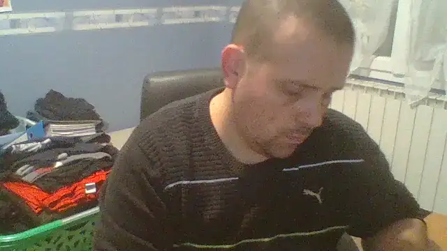 manubm03 online show from December 2, 2025, 5:25 pm