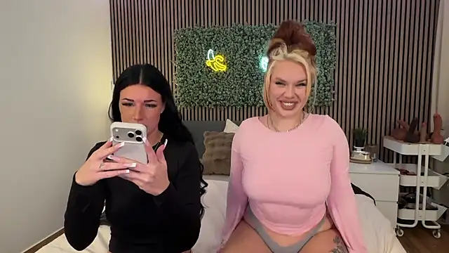 AnjaAmelia online show from March 13, 2026, 8:25 pm