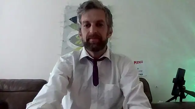 Snapshot of Matts1988 chatting on September 10, 2025, 4:17 pm Matts1988 online show from September 10, 2025, 4:17 pm