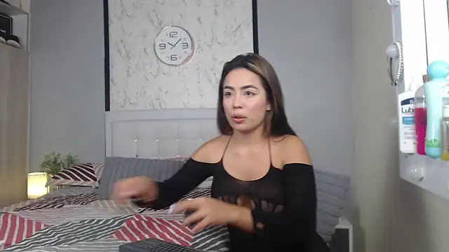 Snapshot of Sofia_Blosom chatting on February 21, 2025, 4:18 am Sofia Blosom online show from February 21, 2025, 4:18 am