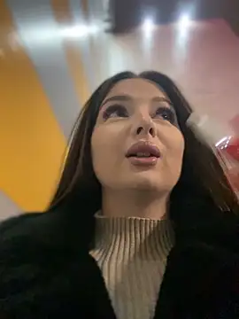 KrisMagnoly online show from February 26, 2025, 4:27 pm