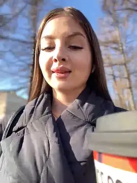 KrisMagnoly online show from March 9, 2025, 9:02 am