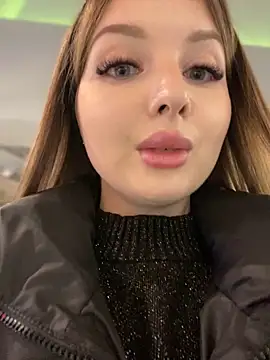 KrisMagnoly online show from February 19, 2025, 2:44 pm