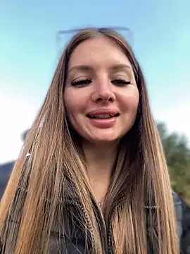 KrisMagnoly online show from October 3, 2025, 1:45 pm