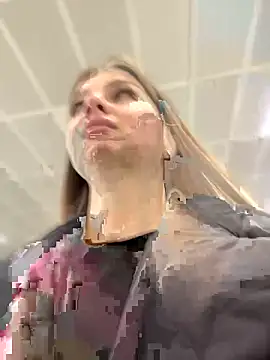 KrisMagnoly online show from October 12, 2025, 5:25 pm