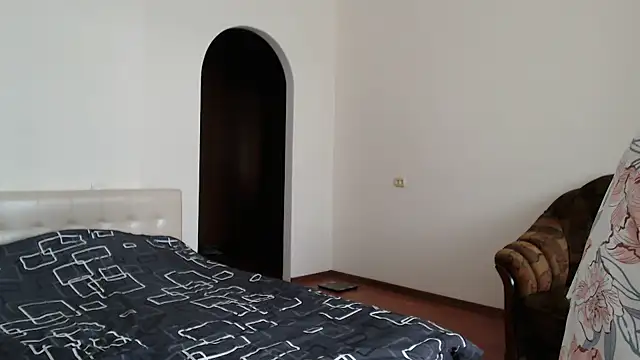 sensualEmilia online show from November 1, 2025, 12:32 pm