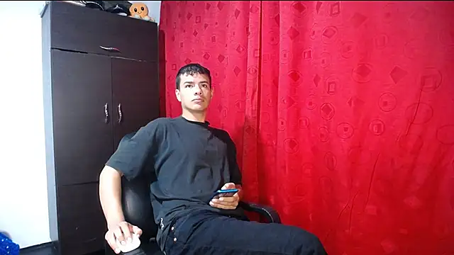 Snapshot of Deiby_casas chatting on October 19, 2025, 2:25 am Deiby casas online show from October 19, 2025, 2:25 am