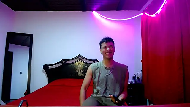 Snapshot of Deiby_casas chatting on February 14, 2025, 5:30 am Deiby casas online show from February 14, 2025, 5:30 am