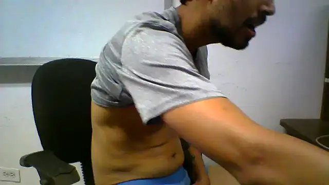 Snapshot of robinson183 chatting on July 22, 2026, 10:34 pm robinson183 online show from July 22, 2026, 10:34 pm