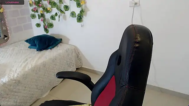 tania sweet   online show from March 14, 2025, 3:47 pm