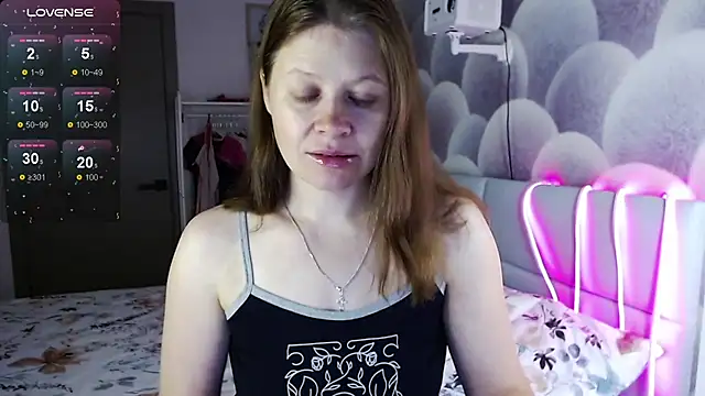 Snapshot of alekasamui chatting on October 19, 2025, 10:12 pm alekasamui online show from October 19, 2025, 10:12 pm