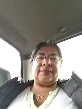 Snapshot of __valentina18 chatting on October 16, 2025, 12:24 pm   valentina18 online show from October 16, 2025, 12:24 pm