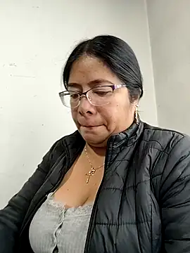 Snapshot of __valentina18 chatting on October 2, 2025, 12:52 pm   valentina18 online show from October 2, 2025, 12:52 pm