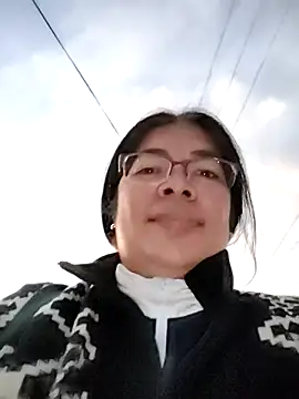   valentina18 online show from December 13, 2025, 8:04 pm