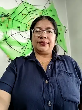 Snapshot of __valentina18 chatting on October 17, 2025, 1:13 pm   valentina18 online show from October 17, 2025, 1:13 pm