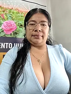   valentina18 online show from March 5, 2026, 1:19 pm