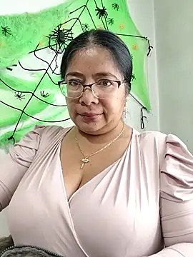 Snapshot of __valentina18 chatting on October 12, 2025, 1:01 pm   valentina18 online show from October 12, 2025, 1:01 pm