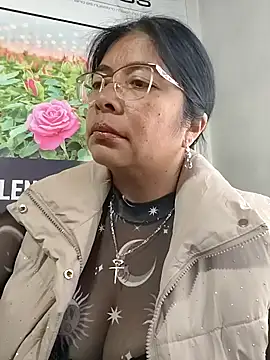   valentina18 online show from February 26, 2026, 1:00 pm