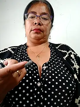 Snapshot of __valentina18 chatting on March 4, 2025, 8:38 pm   valentina18 online show from March 4, 2025, 8:38 pm