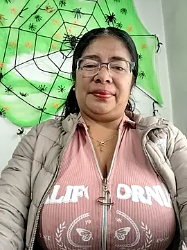 Snapshot of __valentina18 chatting on October 8, 2025, 1:12 pm   valentina18 online show from October 8, 2025, 1:12 pm