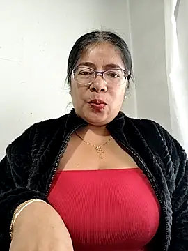 Snapshot of __valentina18 chatting on October 30, 2025, 1:09 pm   valentina18 online show from October 30, 2025, 1:09 pm
