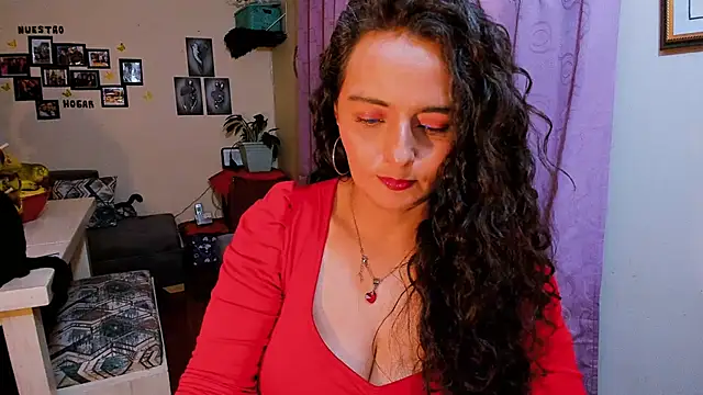 Snapshot of emma_luxy chatting on February 3, 2026, 3:48 am emma luxy online show from February 3, 2026, 3:48 am