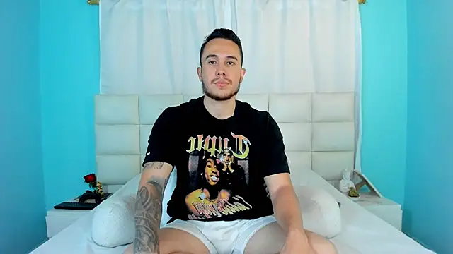 Snapshot of juan__jimenez chatting on October 15, 2025, 9:45 pm juan jimenez online show from October 15, 2025, 9:45 pm