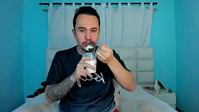 Snapshot of juan__jimenez chatting on March 19, 2026, 11:38 pm juan jimenez online show from March 19, 2026, 11:38 pm