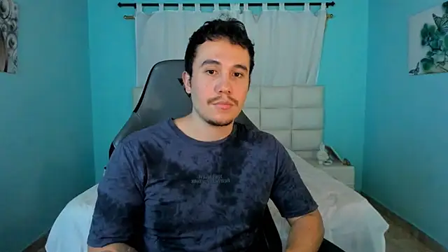 Snapshot of juan__jimenez chatting on April 17, 2026, 10:34 pm juan jimenez online show from April 17, 2026, 10:34 pm